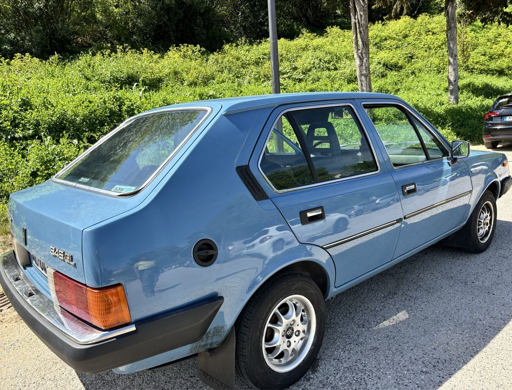 Volvo 345 GL do ano de 1982