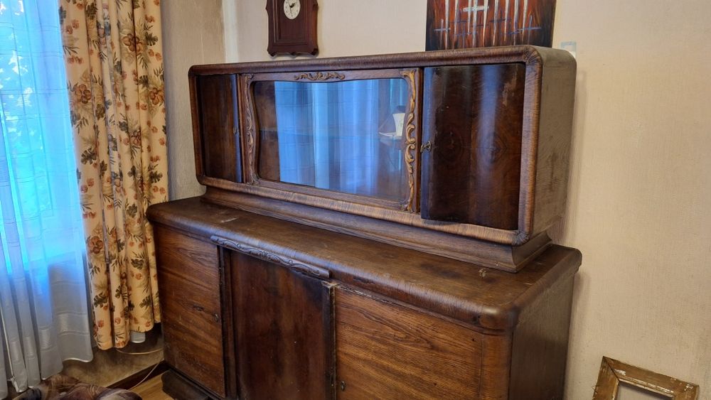 Kredens z lat 50tych chyba