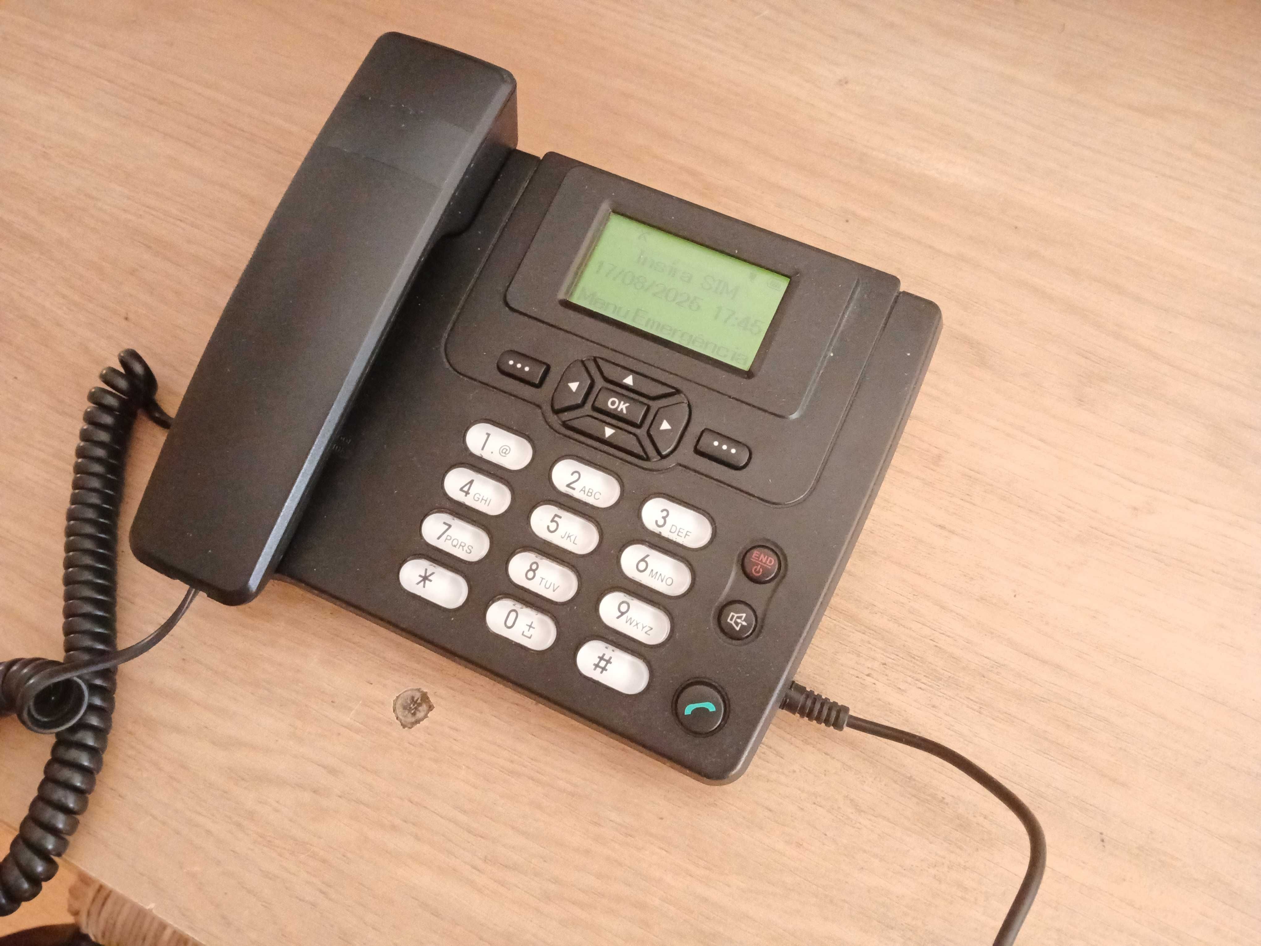 Telemovel livre estilo telefone de mesa ou secretária
