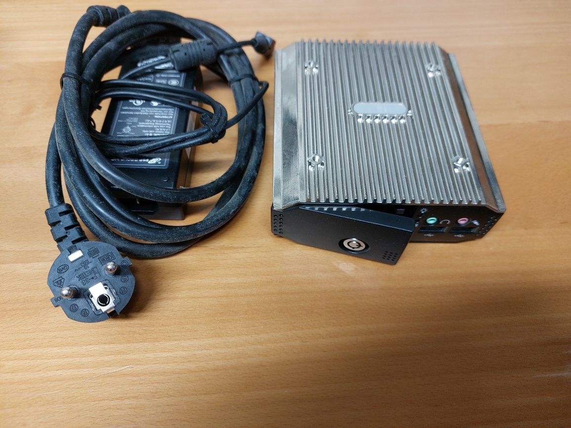 lote de 8  Computadores Terminal - Thin Client IEI ulbx-200-R10 - usad