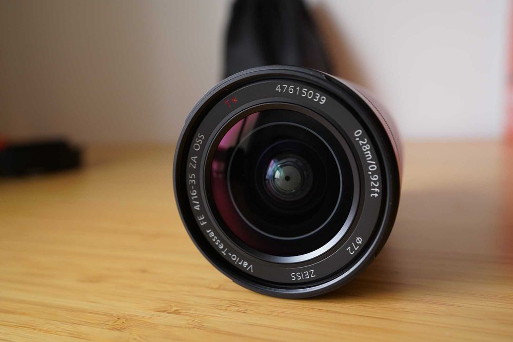 Sony 16-35mm F4 - Vario-Tessar® T* FE 16-35 mm F4 ZA OSS