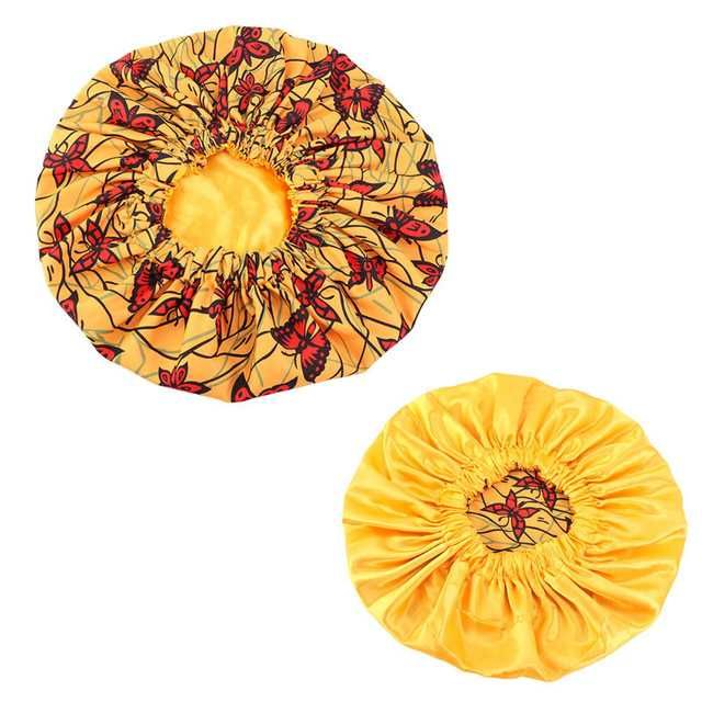 Toucas de cetim que auxiliam no crescimento do cabelo