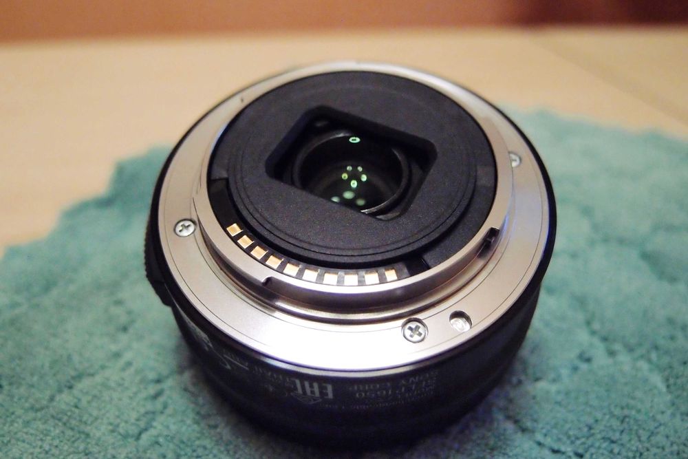 Объектив Sony E PZ 16-50 mm f/3.5-5.6 OSS. Безупречный.