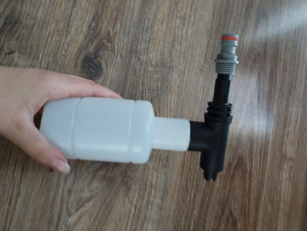 Pojemnik na środek chemiczny