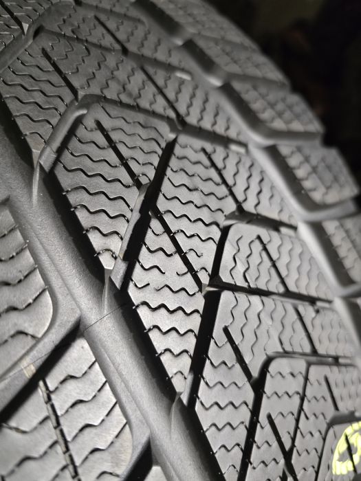 245/40/19 Pirelli RSC-BMW Moe, super para 6,5_7mm  19-20r.