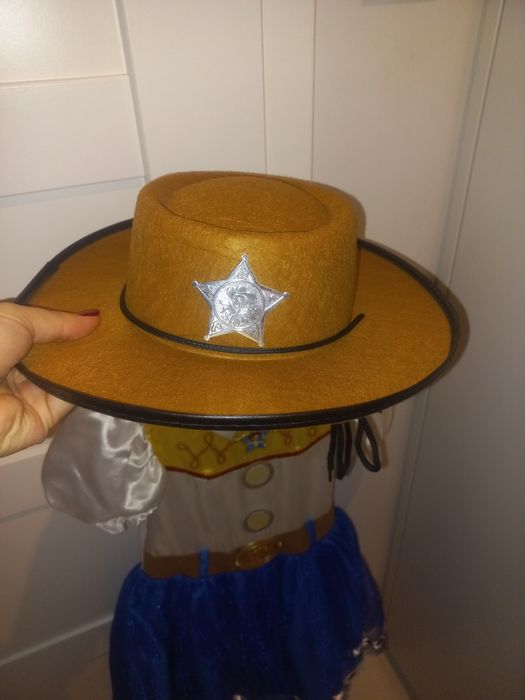 Strój karnawałowy 122/128 przebranie Jessie Toy Story + kapelusz