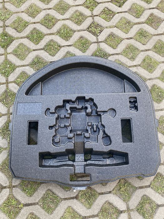 Wklad koła zapasowego Toyota Corolla 2025 zapasowe kolo dojazdowe