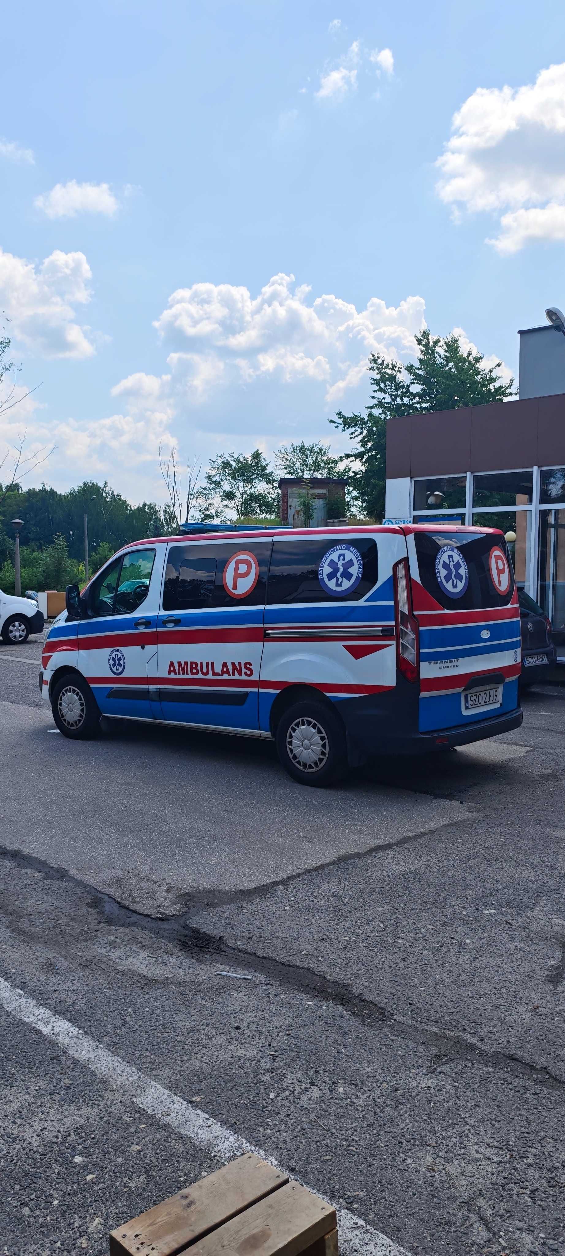 Ford Transit Custom - Ambulans karetka sanitarna + Nosze
