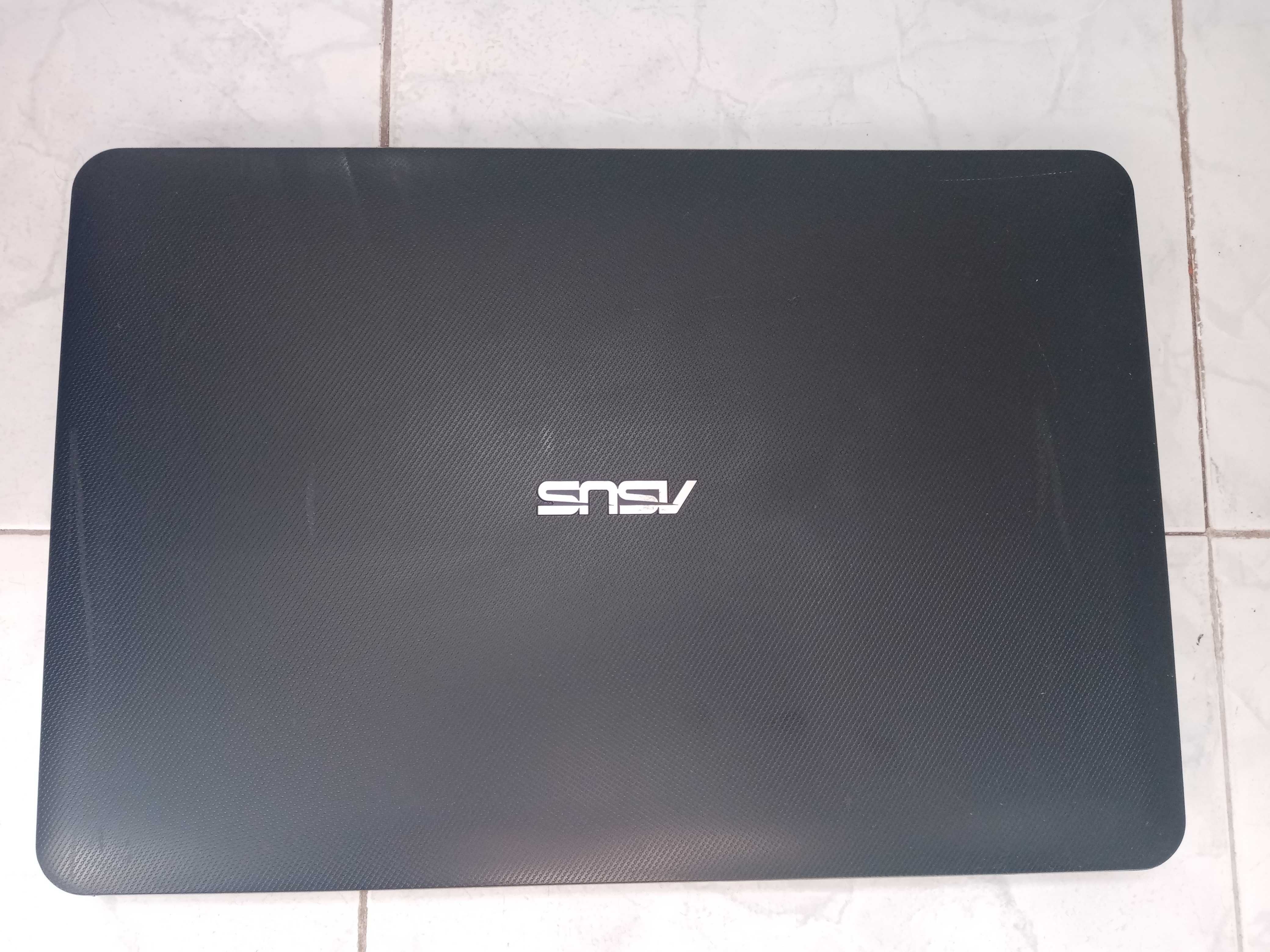 Portátil ASUS i3 Modelo F554L