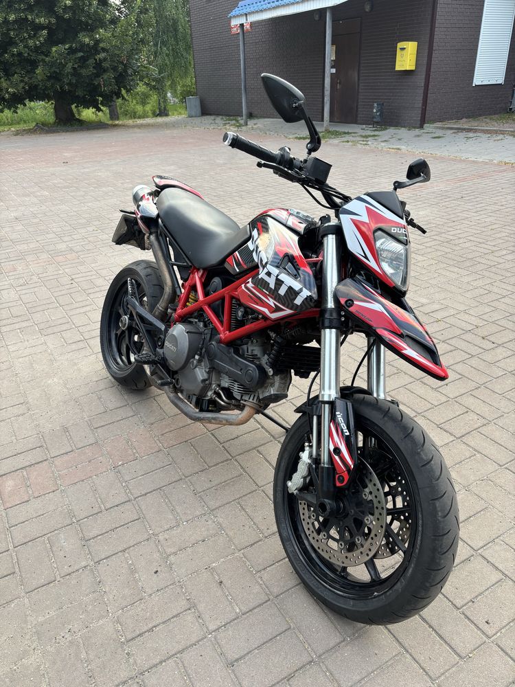 DUCATI Hypermotard 796