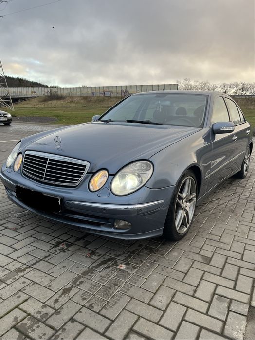 Продається Мерседес Бенз Е320