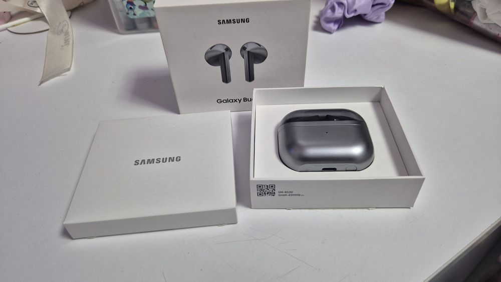 Продам  навушники SAMSUNG Galaxy Buds 3