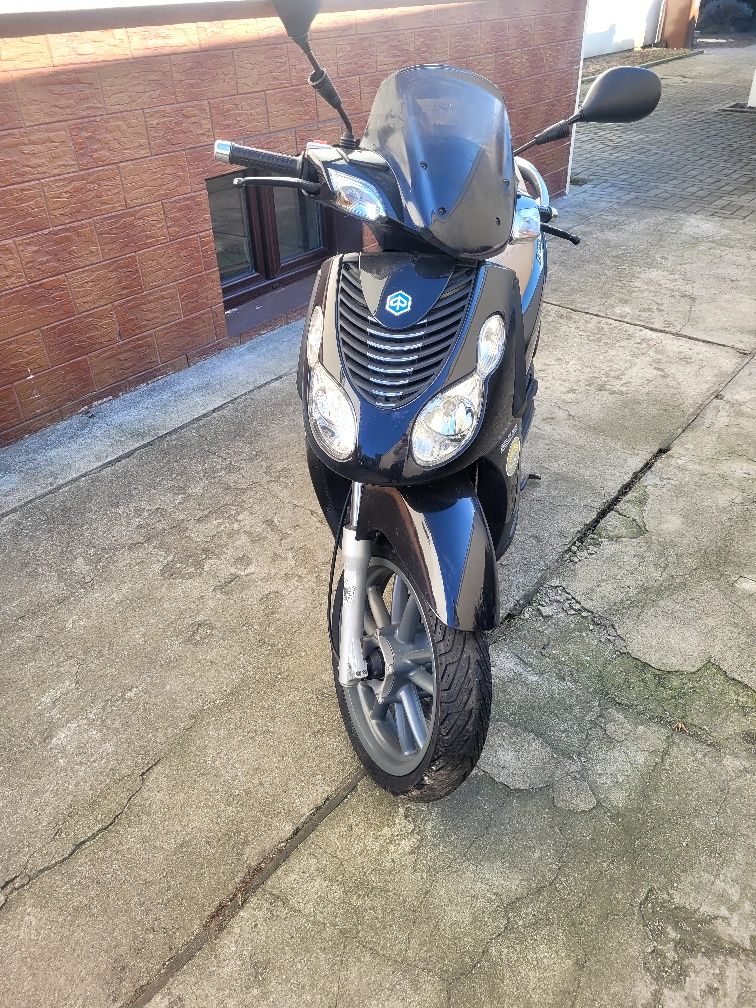 Skuter Piaggio Carnaby 125