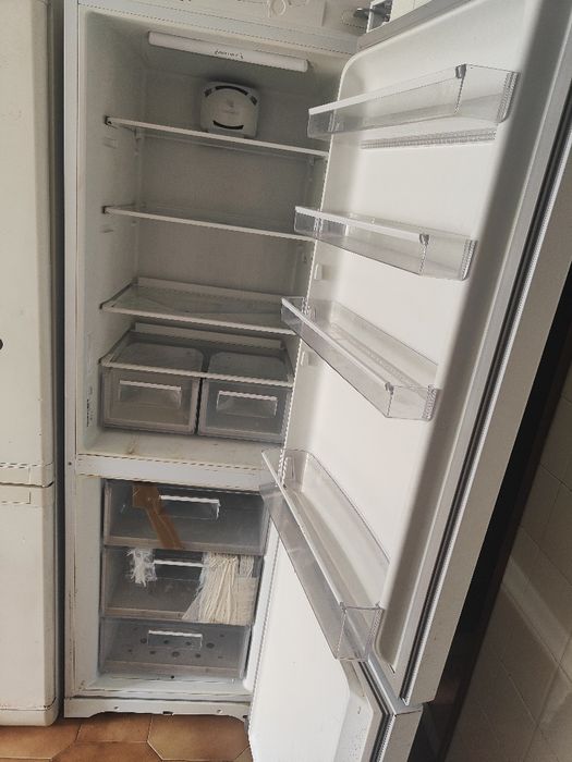 Frigorífico (ler descrição)