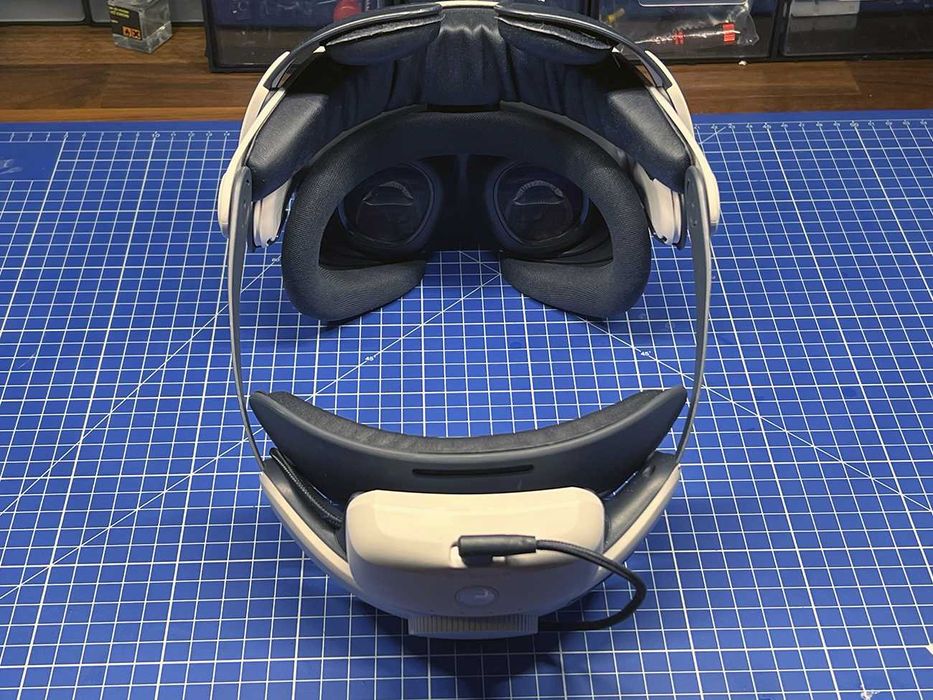 Meta Quest 3 128GB + HeadStrap z dodatkową baterią - Stan Idealny