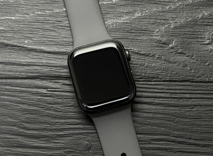 Apple Watch 4 - 40mm как новые