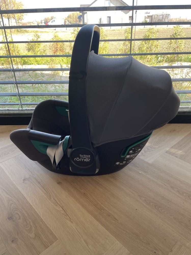 Fotelik samochodowy BRITAX SAFE iSENSE