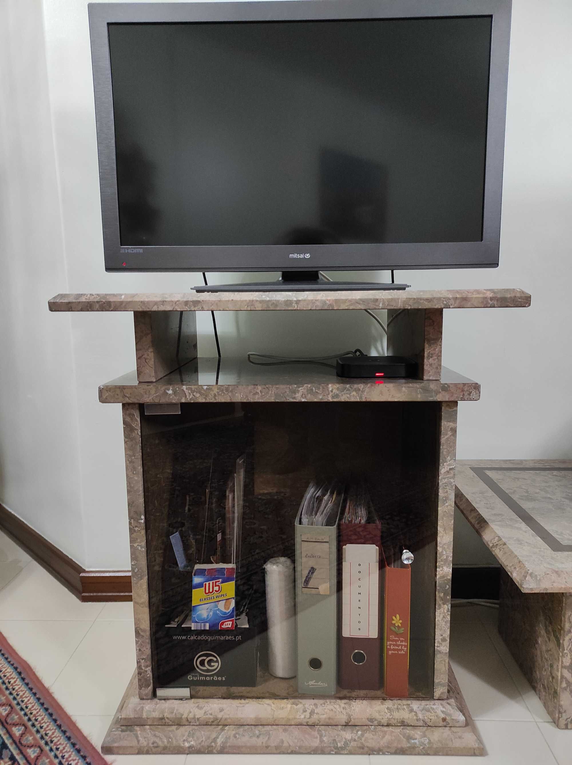 Mesa para TV em Mármore