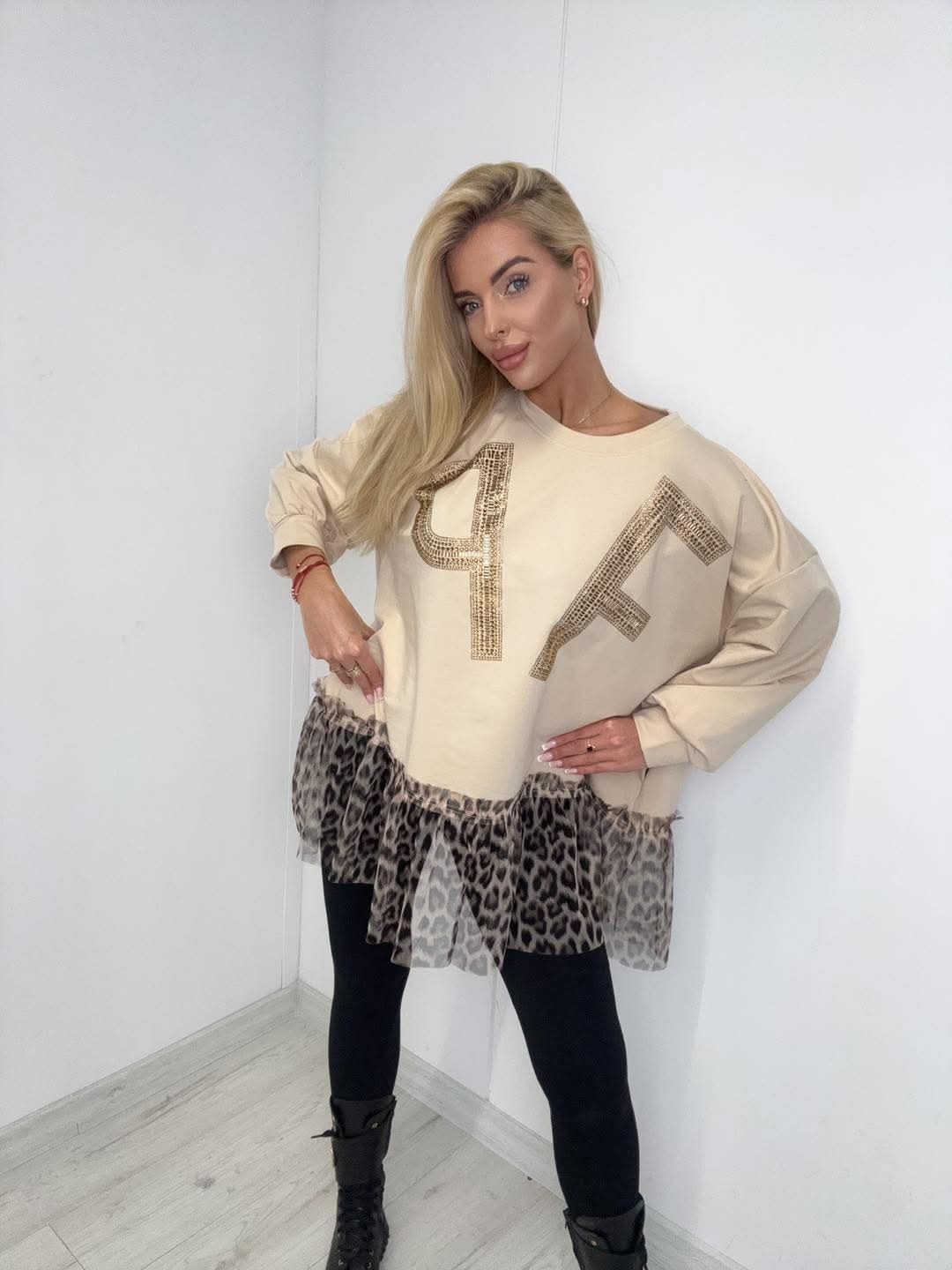 Elegancka tunika beżowa logo paparazzi fashion
