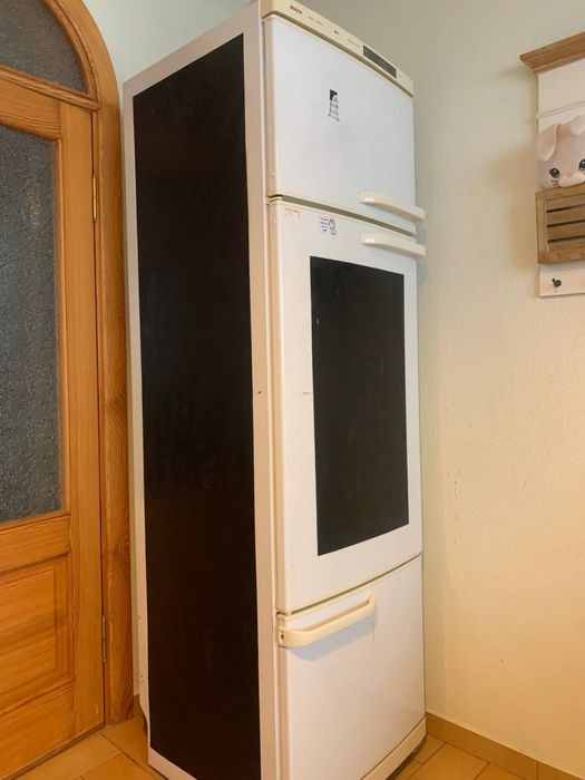 Трехкамерный Холодильник Bosch под ремонт или запчасти