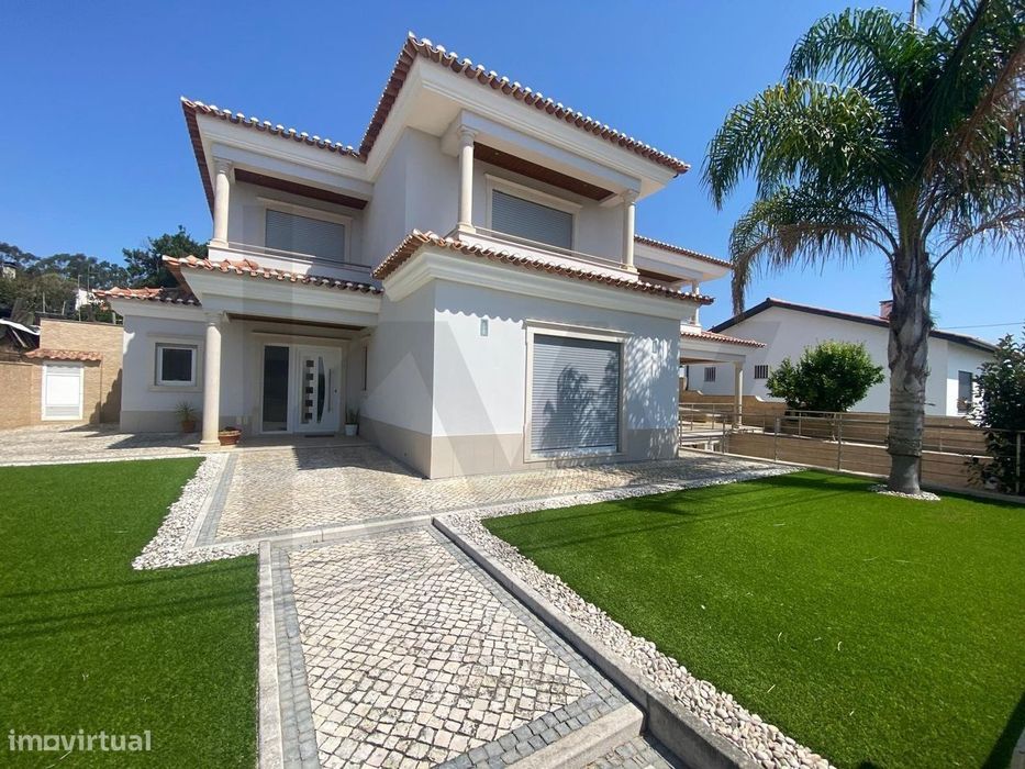 Moradia de Sonho a 5 Minutos da Praia da Nazaré – Conforto, Qualidade