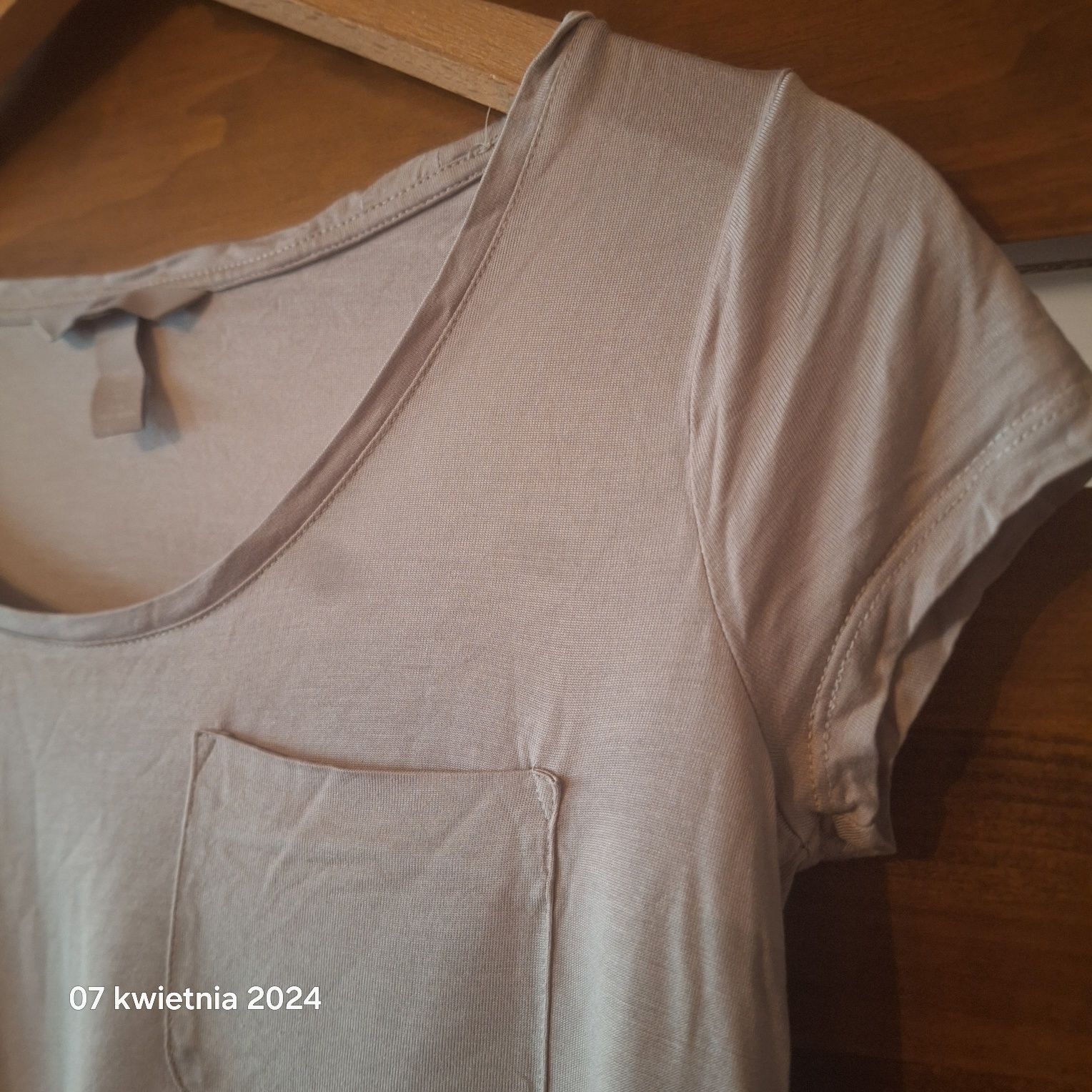 Bluzka damska H&M rozmiar XS 100%viscoza stan bardzo dobry