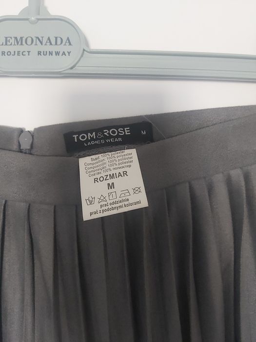 Spodnica tom rose m szara ale zamsz plisowana jesień zima