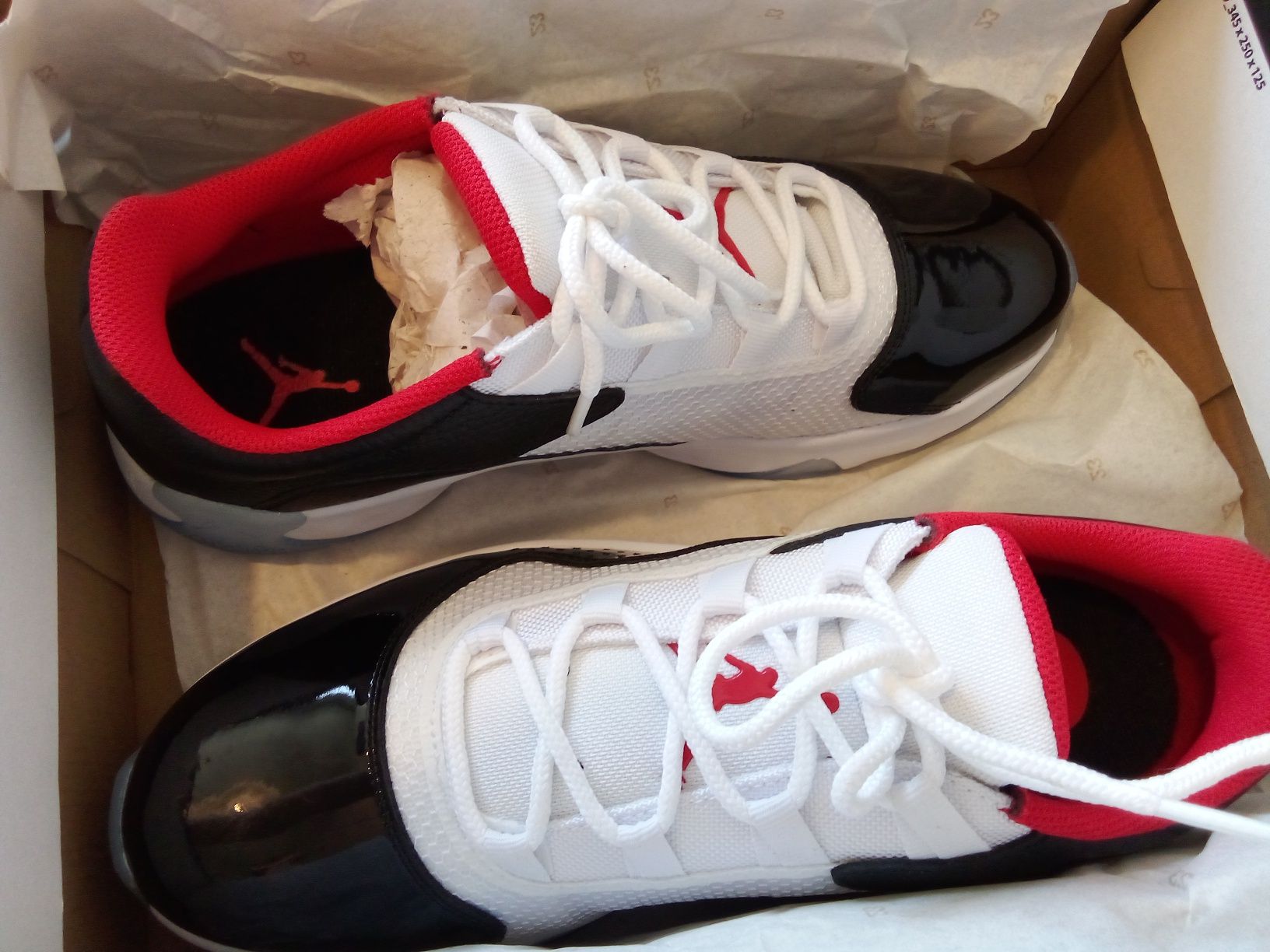 Buty Air Jordan 11 CMFT LOW