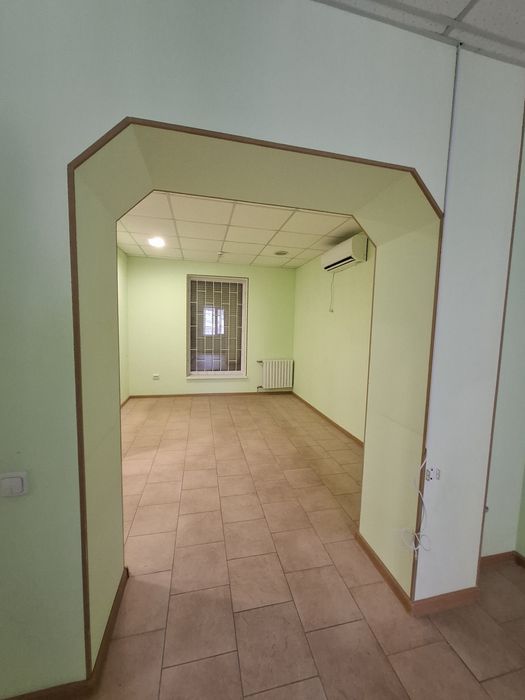 Продам приміщення на 5 Зарічному, Бродвей