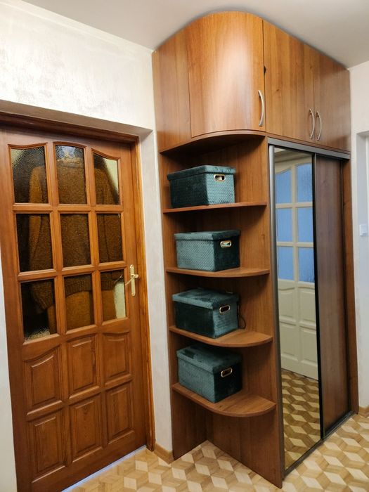 Szafa z przesuwnymi drzwiami