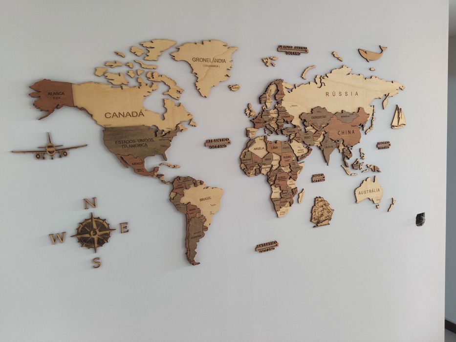 Mapa de mundo em MADEIRA. Somos fabricantes.