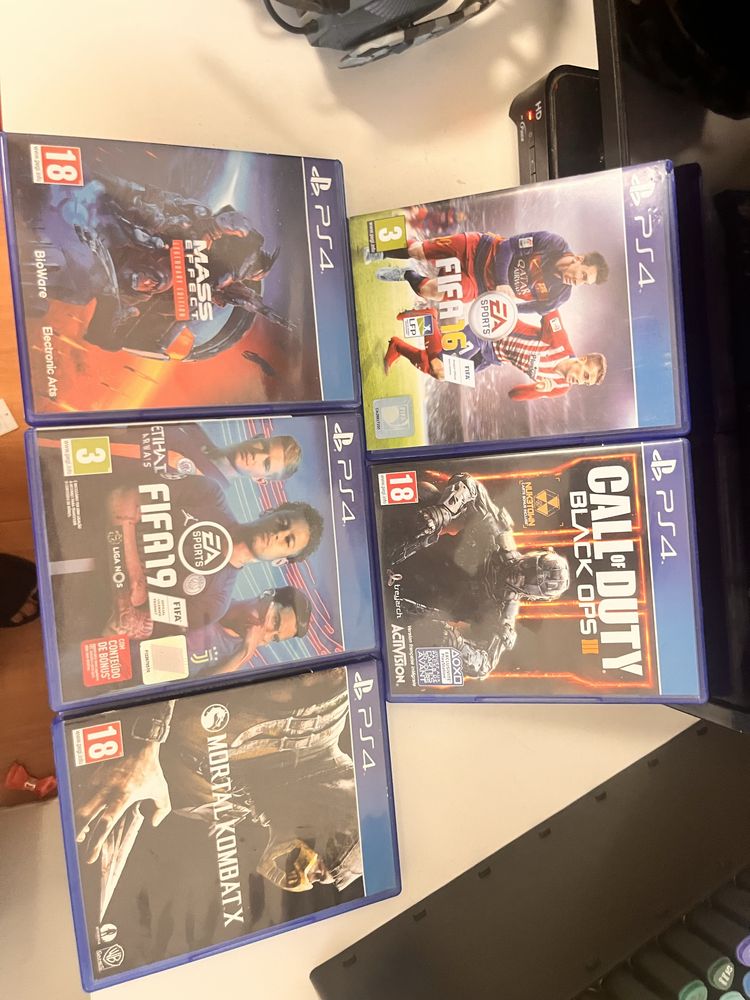 Play 4 com 5 jogos e fhones