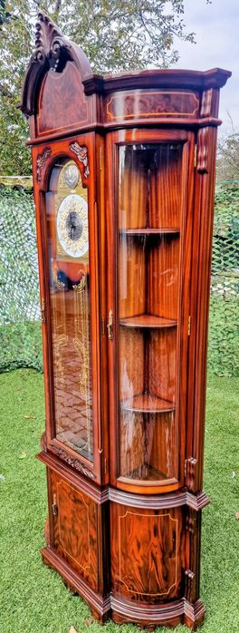 Relógio de chão antigo