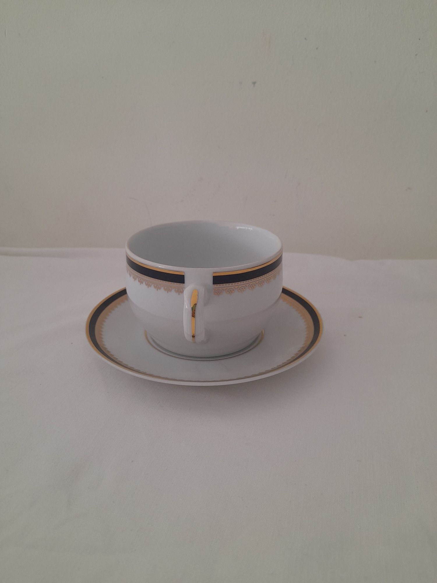 Conjunto de porcelana da Costa verde