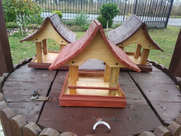 Karmnik dla ptakow- drewniany, domek, budka, prezent