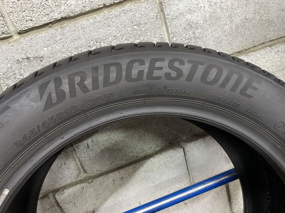 Літні шини 245/45 R18 BRIDGESTONE