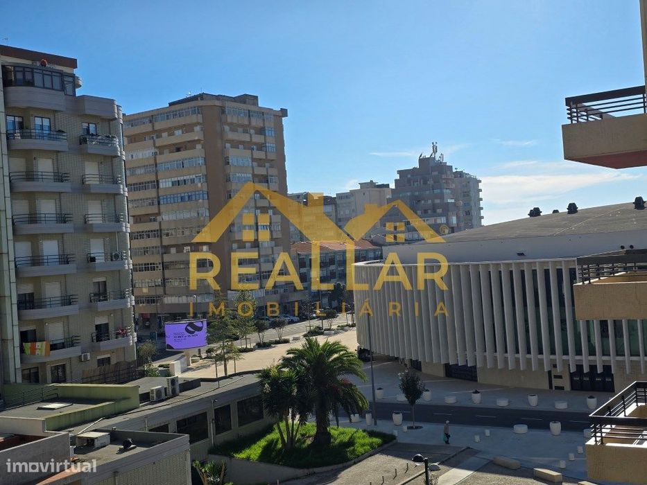 Apartamento T2+1 para Arrendamento com vistas de mar!