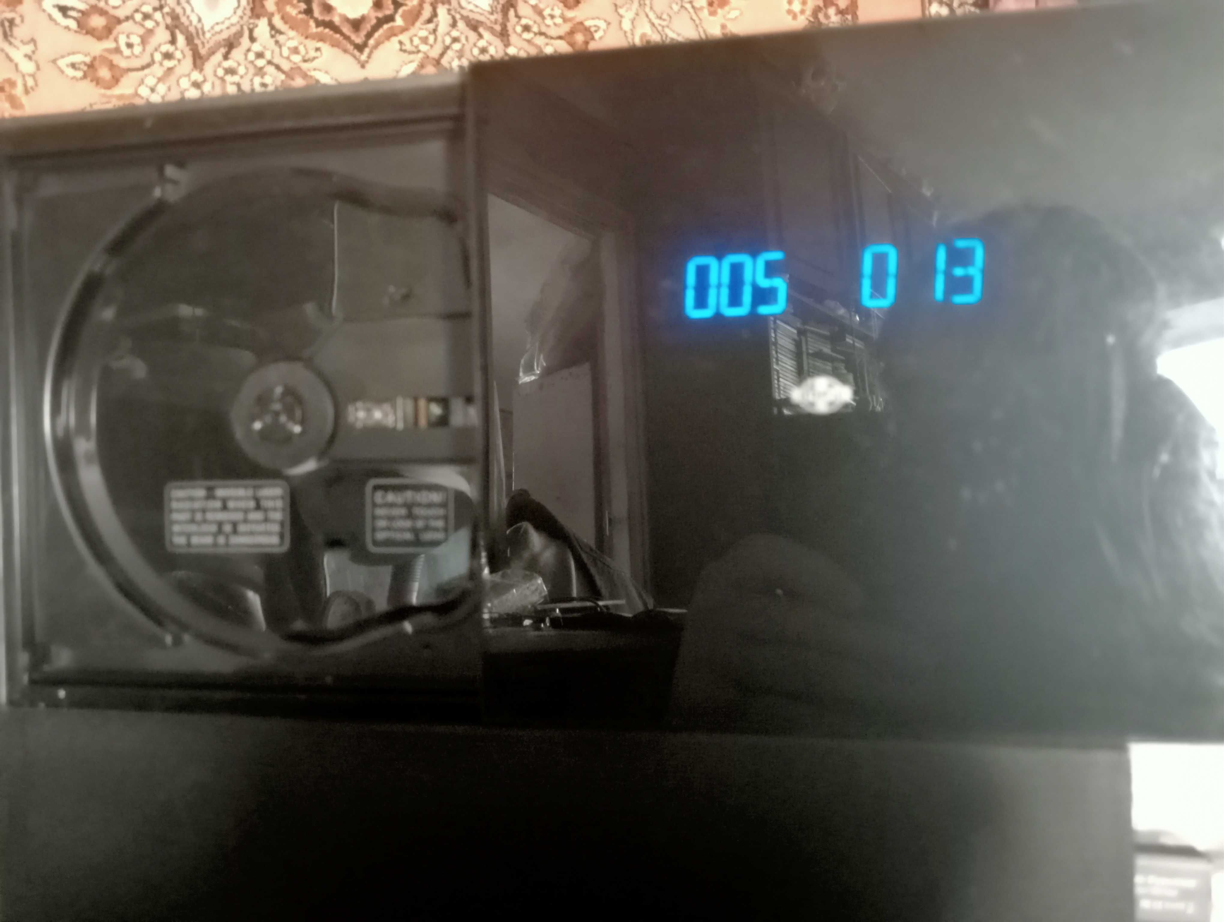 GRUNDIG cds 7000 FM-CD-MP3-флеш плеер с встроенными динамиками и сабом