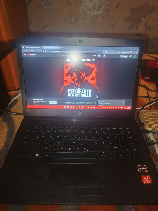 Ноутбук HP 14" CM0202NG- Ryzen 2500u 8 core, 8 gb ram, 128 ssd, vega 8