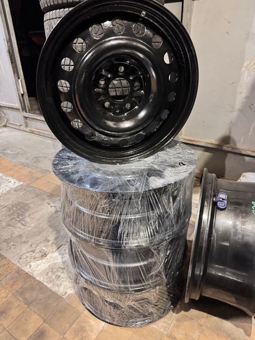 Диски стальные R17 5 114.3 оригинал Япония