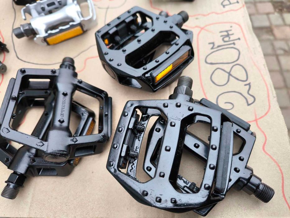 Педали на велосипед