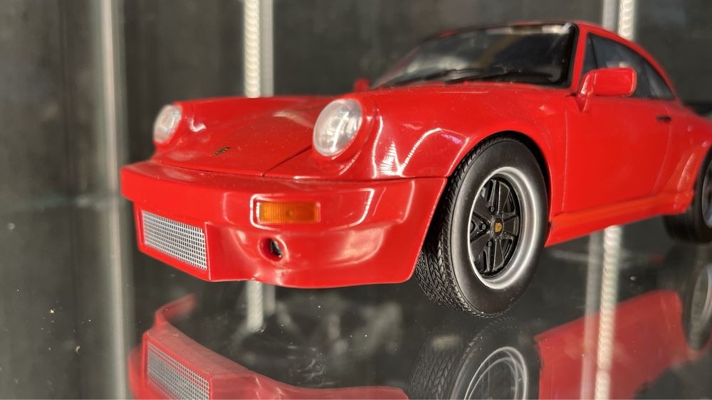 Porsche 911, 3.0 Turbo (1975) - Norev 1/18