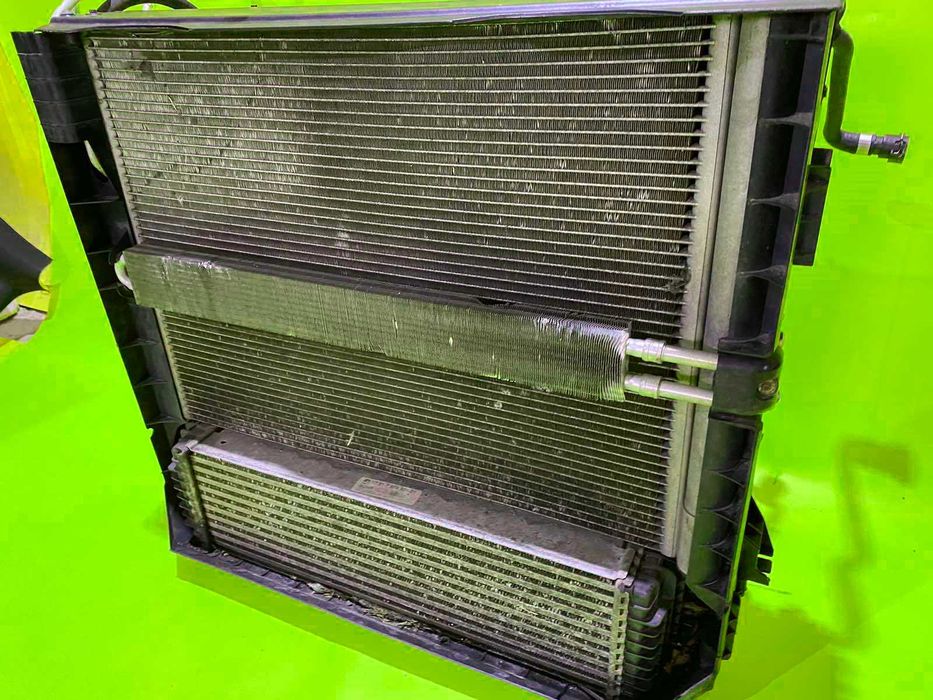 Радиатор БМВ Х5 Е70 Ф15 основной кондиционера интеркуллера BMW X5 E70