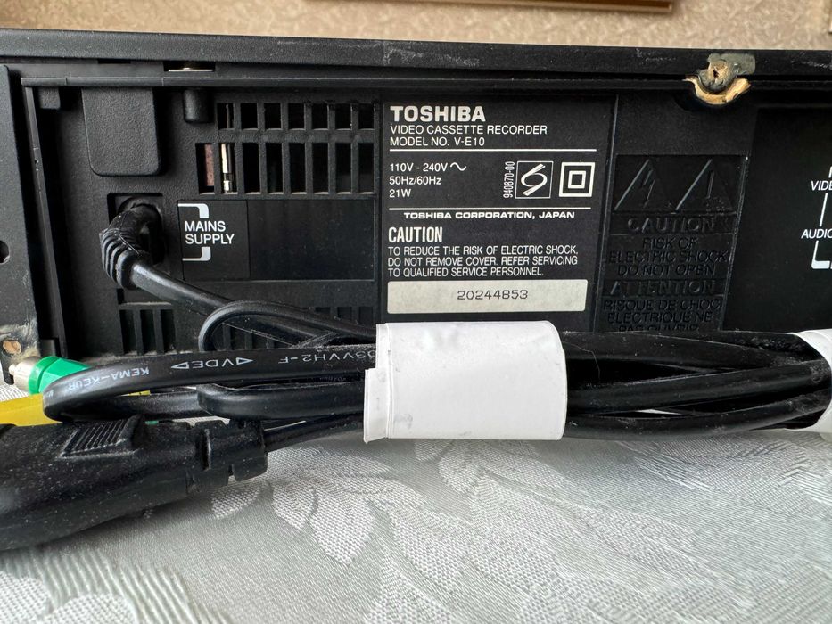відеомагнітофон TOSHIBA