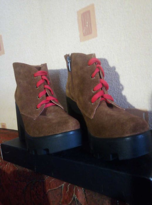Ботинки из натуральной замши