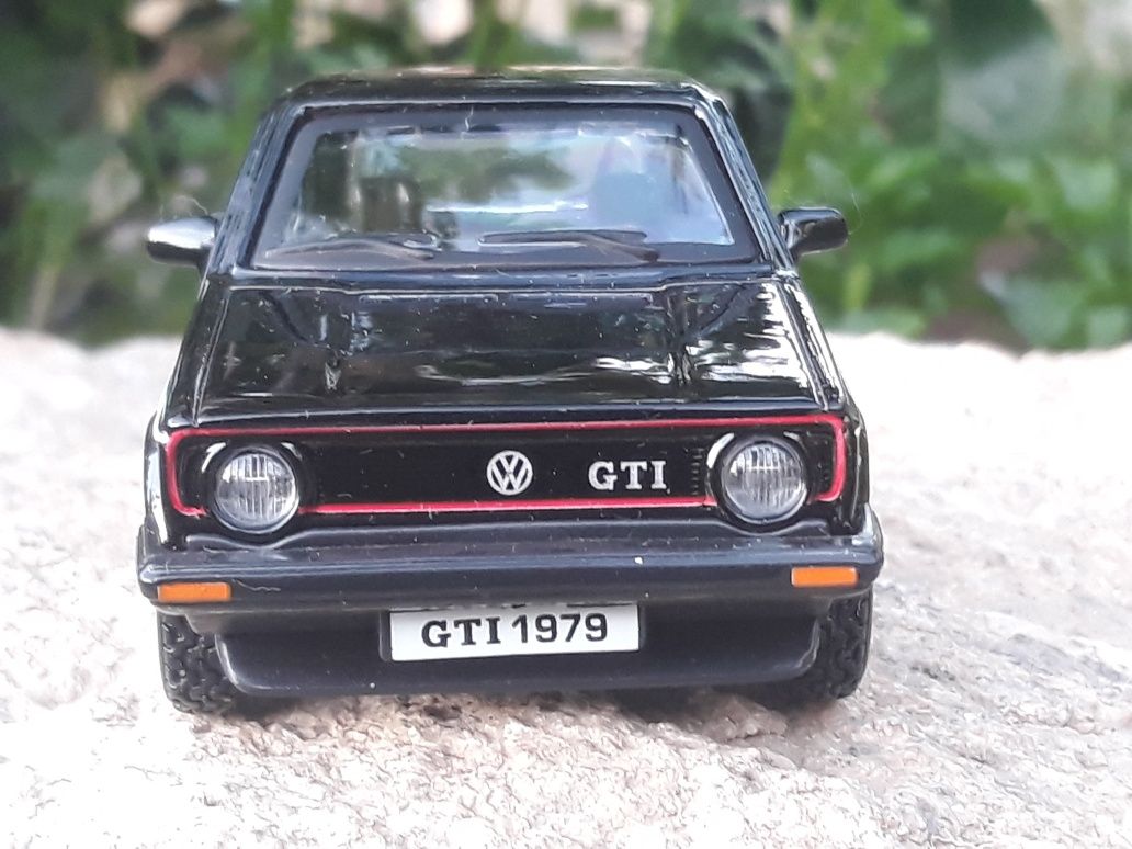 Volkswagen Golf  Mk1 GTI (1979)
Escala 1/32