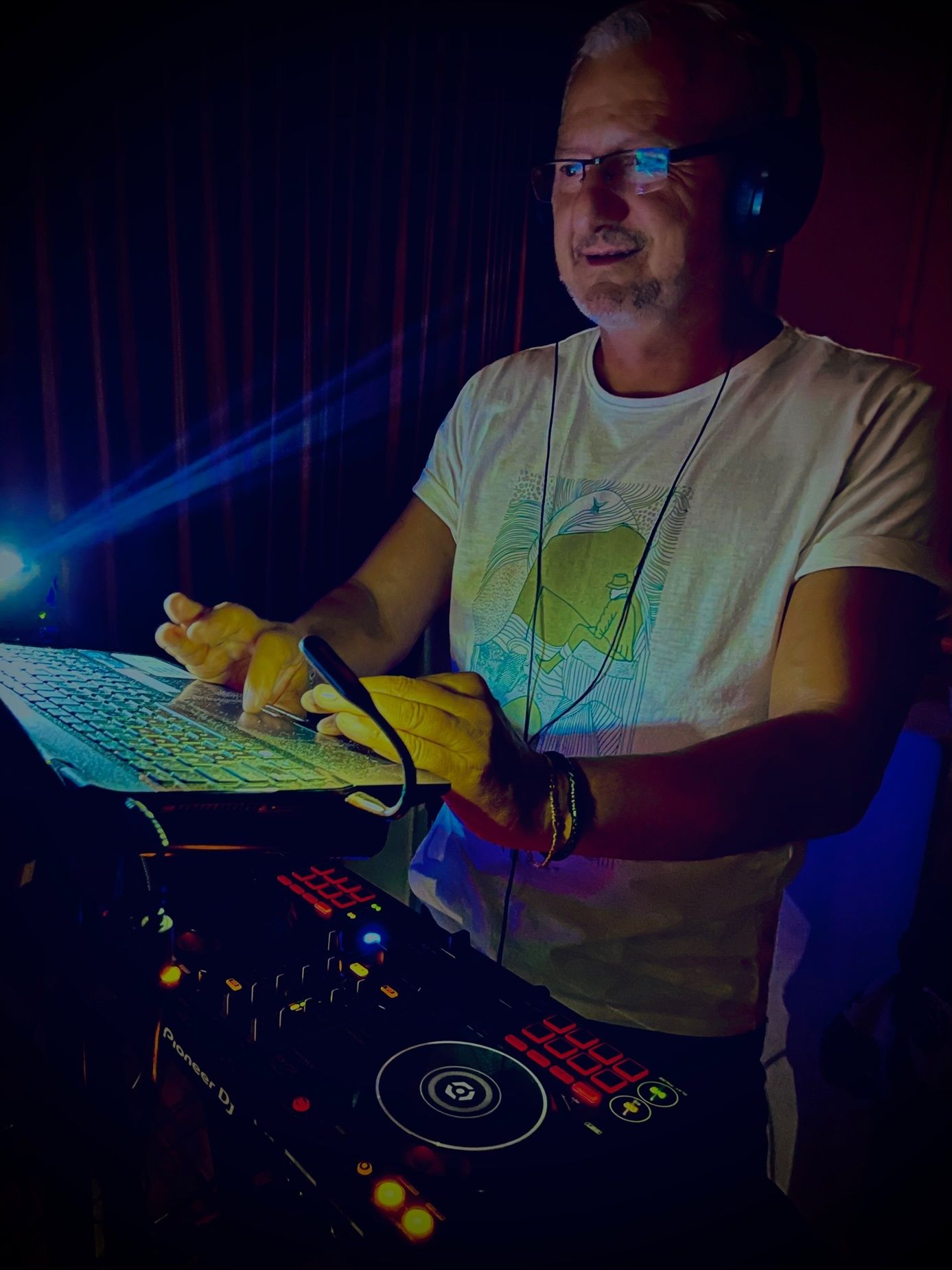 DJ Ręce które rozkręcą każdą imprezę