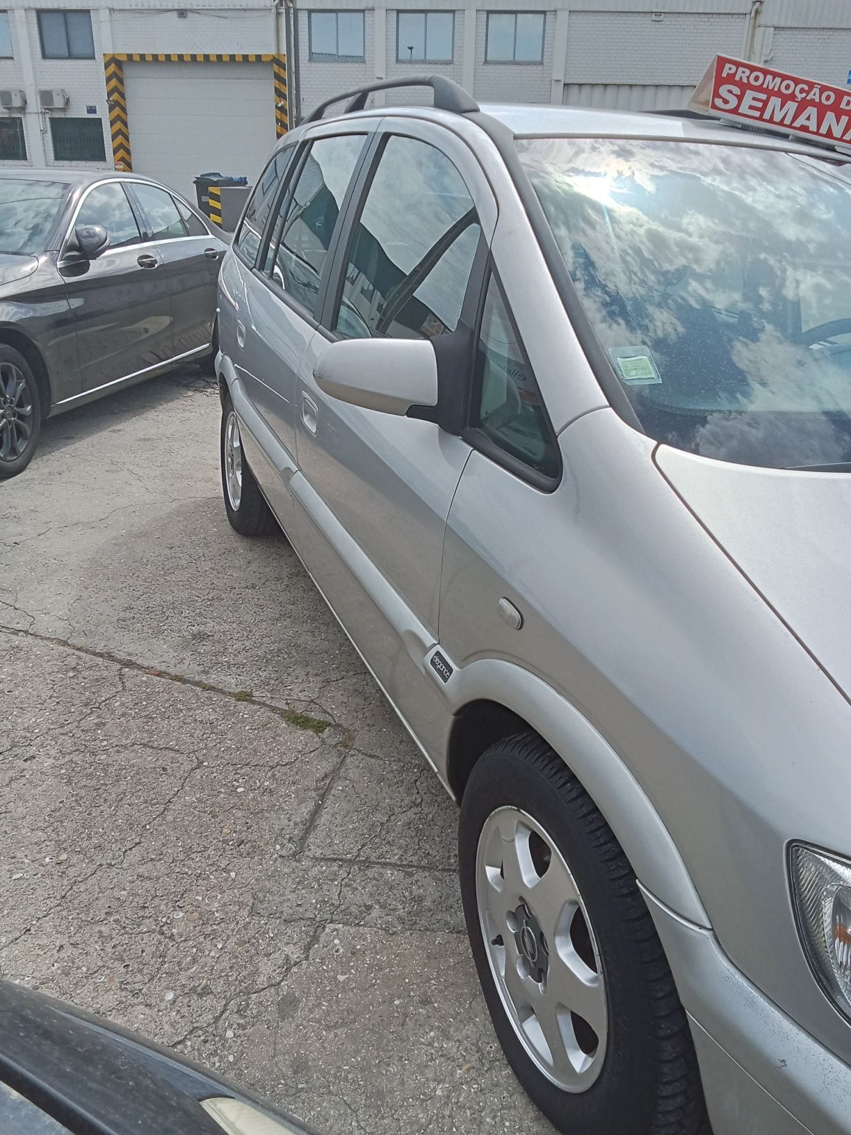 Vendo Opel Zafira do ano de 99 2.0 disel 7 lugares