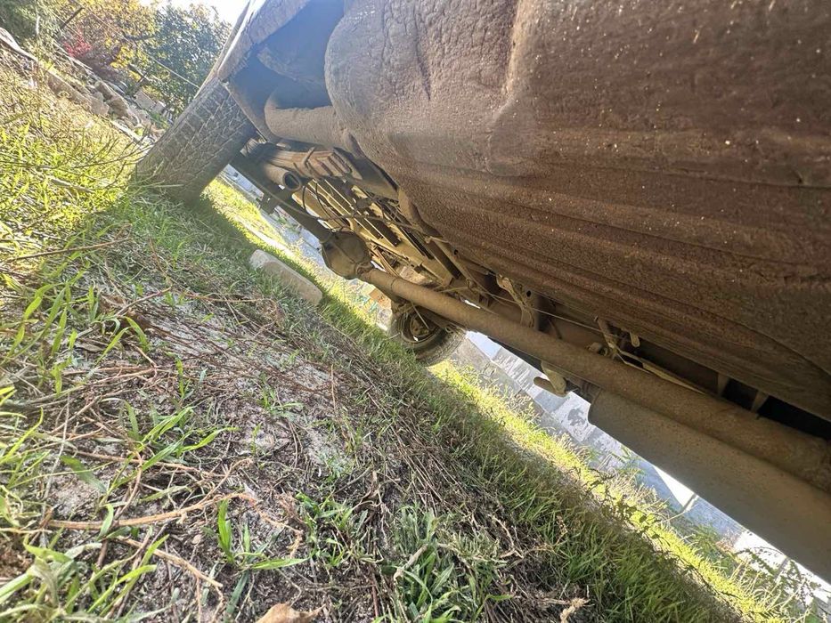 Грузо-пасажир Mercedes- Benz 208D