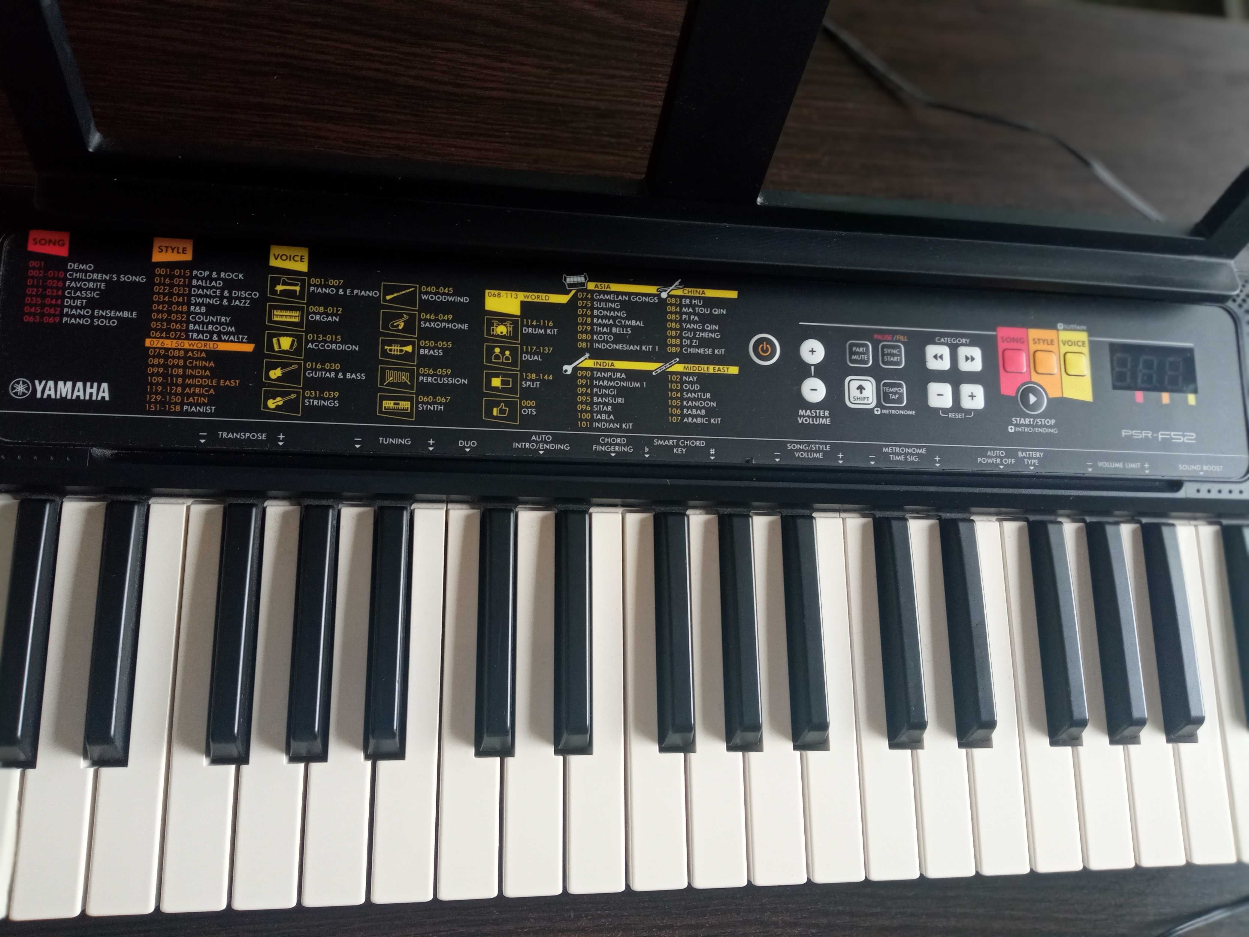 Синтезатор YAMAHA PSR-F52